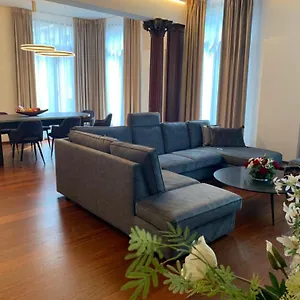 Apartment Botanique Airbnb,