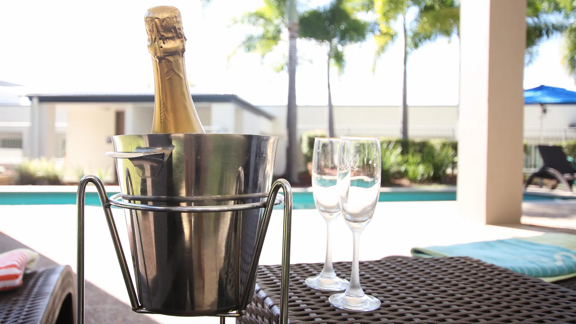 Caloundra Central Apartment Hotel Official 4*,  Australia