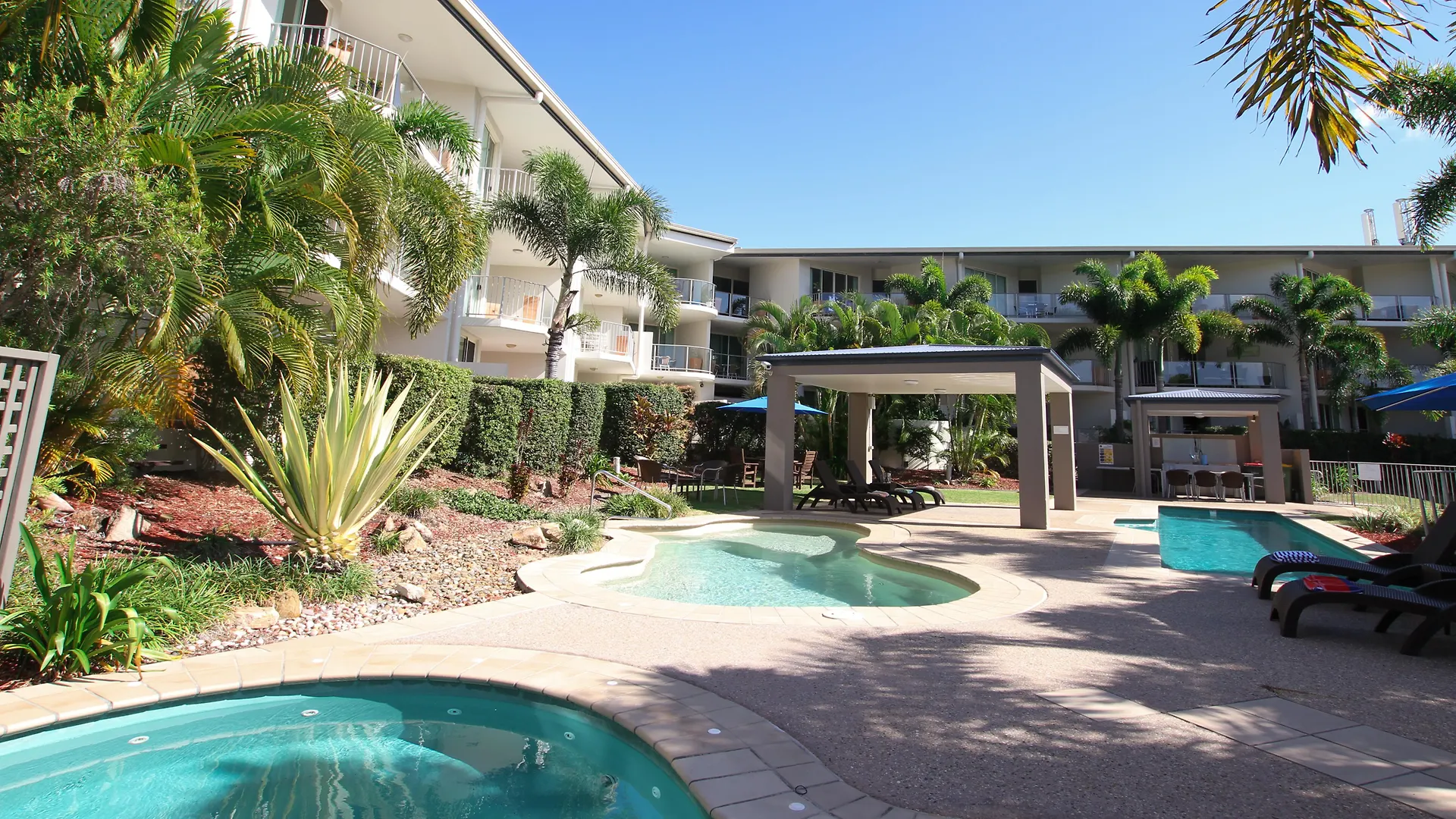 Caloundra Central Apartment Hotel Official 4*,  Australia
