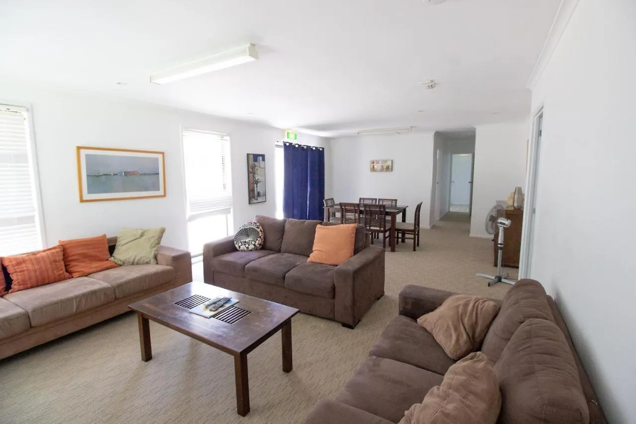 Caloundra Central Apartment Hotel Official