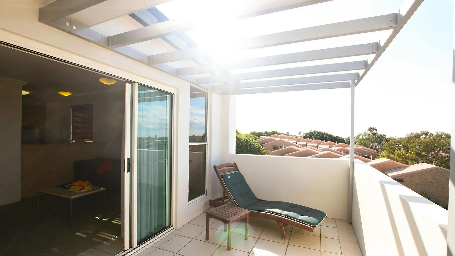 Caloundra Central Apartment Hotel Official 4*,